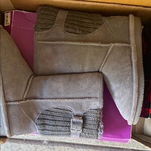 BearPaw Gray Winter Boots